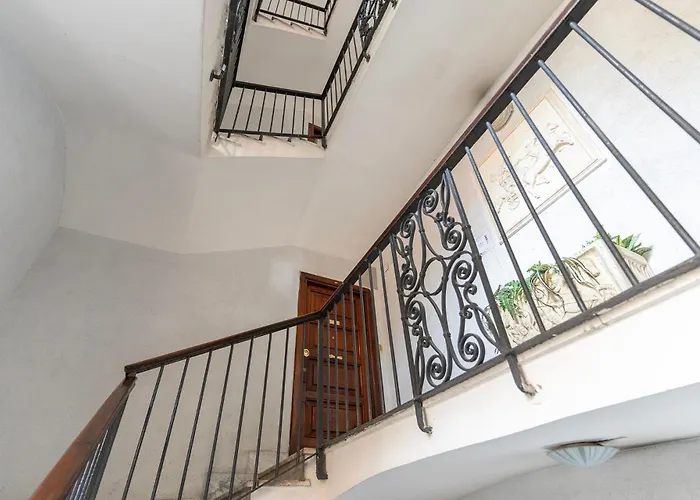 Apartament Pictadomus-albus, Metro Furio Camillo